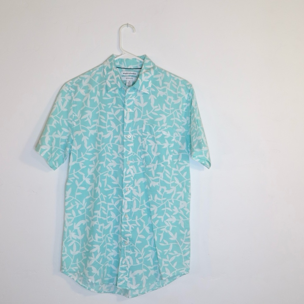 NWOT: Amazon Essentials Men's Button Down Tropical Print Shirt